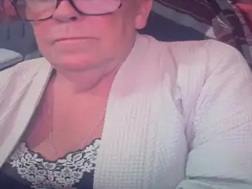 Stripchat Live Sex Cam of Playful_MILF_Demi
