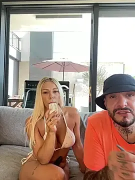 Stripchat Live Sex Cam of SexOnMyLvL