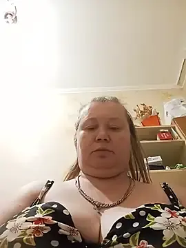 Stripchat Adult Webcam of KiraStanton
