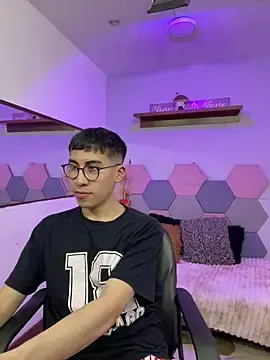 Stripchat Live Sex of Andy_Norton