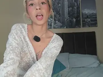 Stripchat Live Sex Cam of Angelbae-