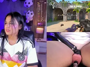 Stripchat Free Porn Cam of LuciaReid