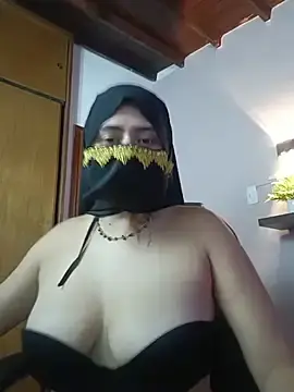 Stripchat Live Sex Cam of aryalla__