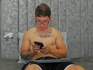 Stripchat Free Live Porn of Calvin_Hunter