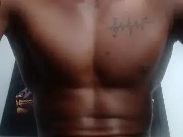 Stripchat Live Porn of drake_brwon_23