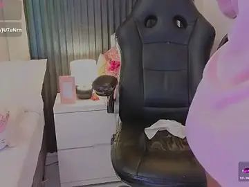 Stripchat Watch Live Sex Cams of Madiee_Rhea