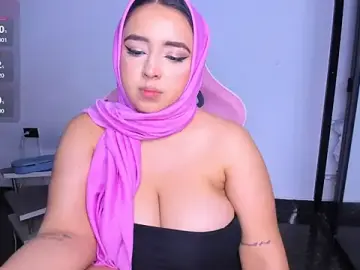 Stripchat Sex Cam of ThanaSaadii