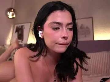 Stripchat Free Porn Cam of ElleDiane