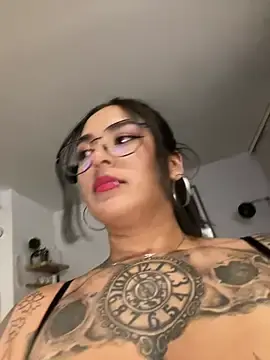 Stripchat Adult Webcams of Rae_Lil_White