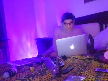 Stripchat Free Porn Cam of CharlotteVixxens