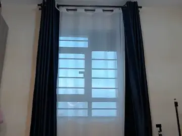 Stripchat Sex Cam of TeenieReeny