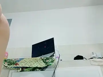Stripchat Live Sex Cam of __marina__