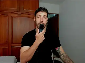 Stripchat Free Live Porn of Guyinthemountain