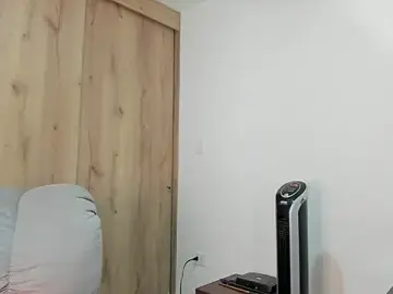 Stripchat Sex Cam of xspecialoomx