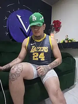 Stripchat Free Live Porn of Valentino_dominusSexx
