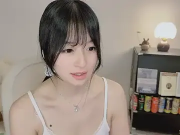 Stripchat Live Sex Cam of Onechestnut