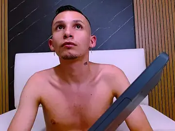 Stripchat Adult Webcam of Isak_Berekoa