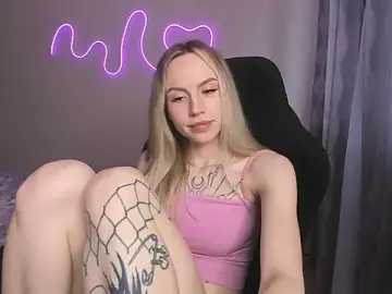 Stripchat Nude Webcam of hello_kittyyk