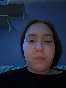 Stripchat Free Porn Cam of CharmingVikii