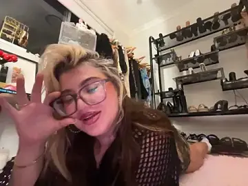 Stripchat Best live sex cam show of luckygigi