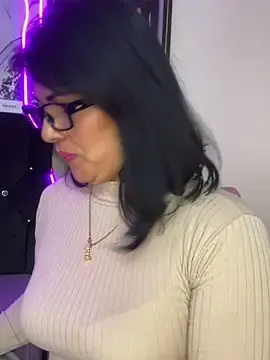 Stripchat Free Porn Cam of Selin_mehott