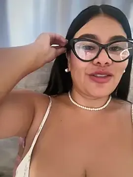 Stripchat Adult Webcams of Issane_Peru