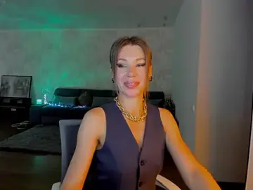 Stripchat Sex Cam of miababemi09