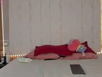 Stripchat Free Porn Cam of two_milkyway