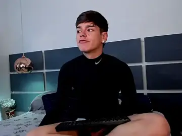 Stripchat Free Porn Cam of Keff-andrew34