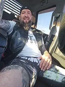 Stripchat Free Live Porn of Beardedtattood