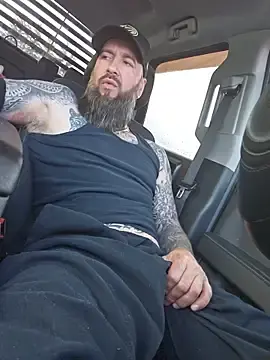Stripchat Free Porn Cam of Beardedtattood