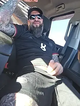 Stripchat Watch Live Sex Cams of Beardedtattood