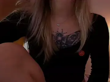 Stripchat Free Live Porn of Dakotaa_