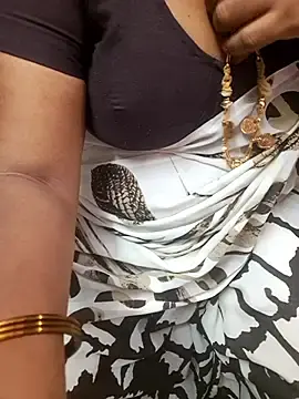 Stripchat Live Sex of Tamil_Ammani