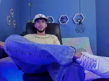 Stripchat Sex Cam of harold_777