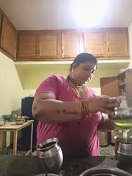Stripchat Sex Chat of meenaqueen