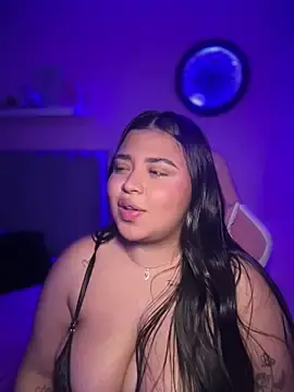 Stripchat Live Sex Cam of Emily_Cooper7