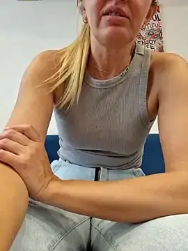 Stripchat Live Sex Cam of Miss____Mia_