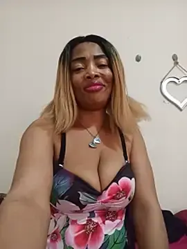 Stripchat Adult Webcam of SEXYMOANSXX