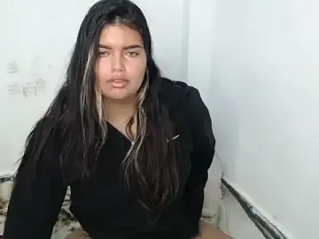 Stripchat Live Sex of sweetkitty_16