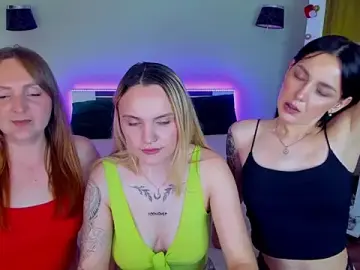 Stripchat Sex Cam of MagicEyess