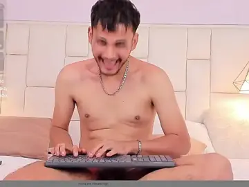 Stripchat Nude Webcam of LiamBlake_