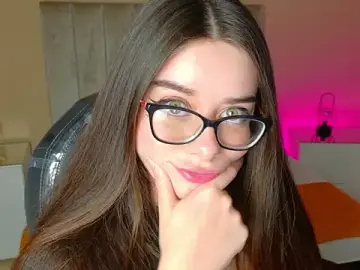 Stripchat Live Sex Cam of Charlotte_Olsen_