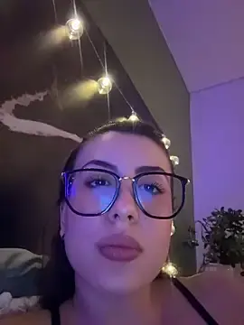 Stripchat Live Sex Cam of EmaSaenz