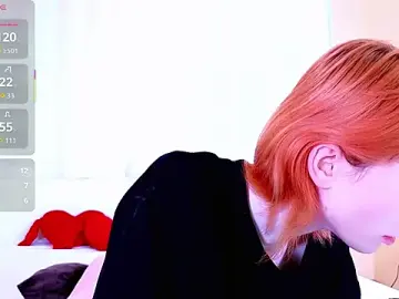 Stripchat Live Sex Cam of Kiara_Dream