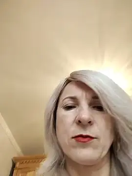 Stripchat Live Sex Cam of AhlyssaLove1155