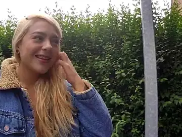 Stripchat Free Live Porn of SilvyDiamond