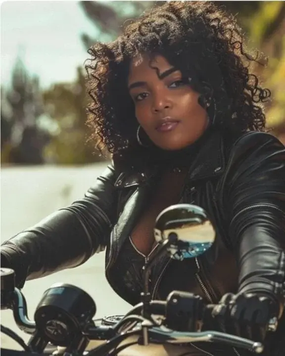 EBONY_WILD_ASS
