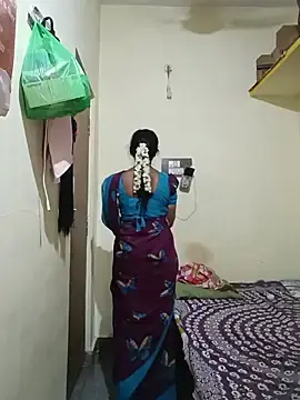 Stripchat Live Sex Cam of Kavya5500