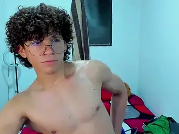 Stripchat Sex Chat of tom_bluees10